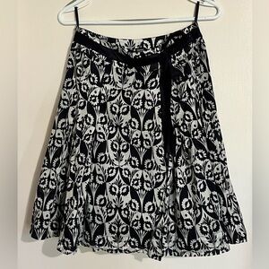 Esprit Navy Blue and White Cotton Fully Lined Flowing Floral Skirt, size 4